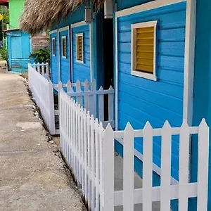https://la-casita-de-mary.comcaribbean.com